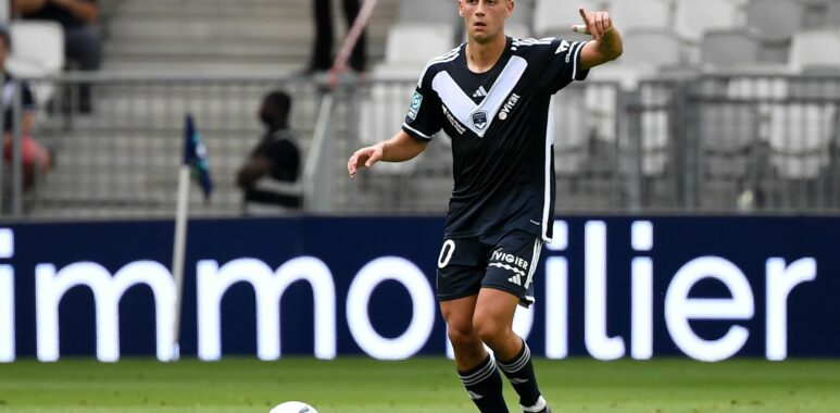 Girondins4Ever Yon Ecenarro Pedro Diaz Est Un Joyaux Au Milieu