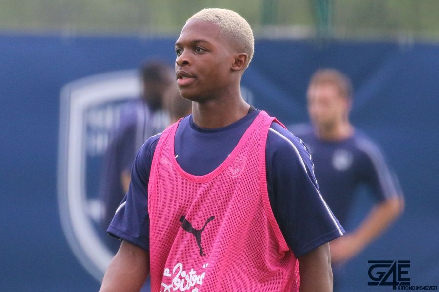 Le "bizutage" de Dilane Bakwa (vidéo) | Girondins4Ever