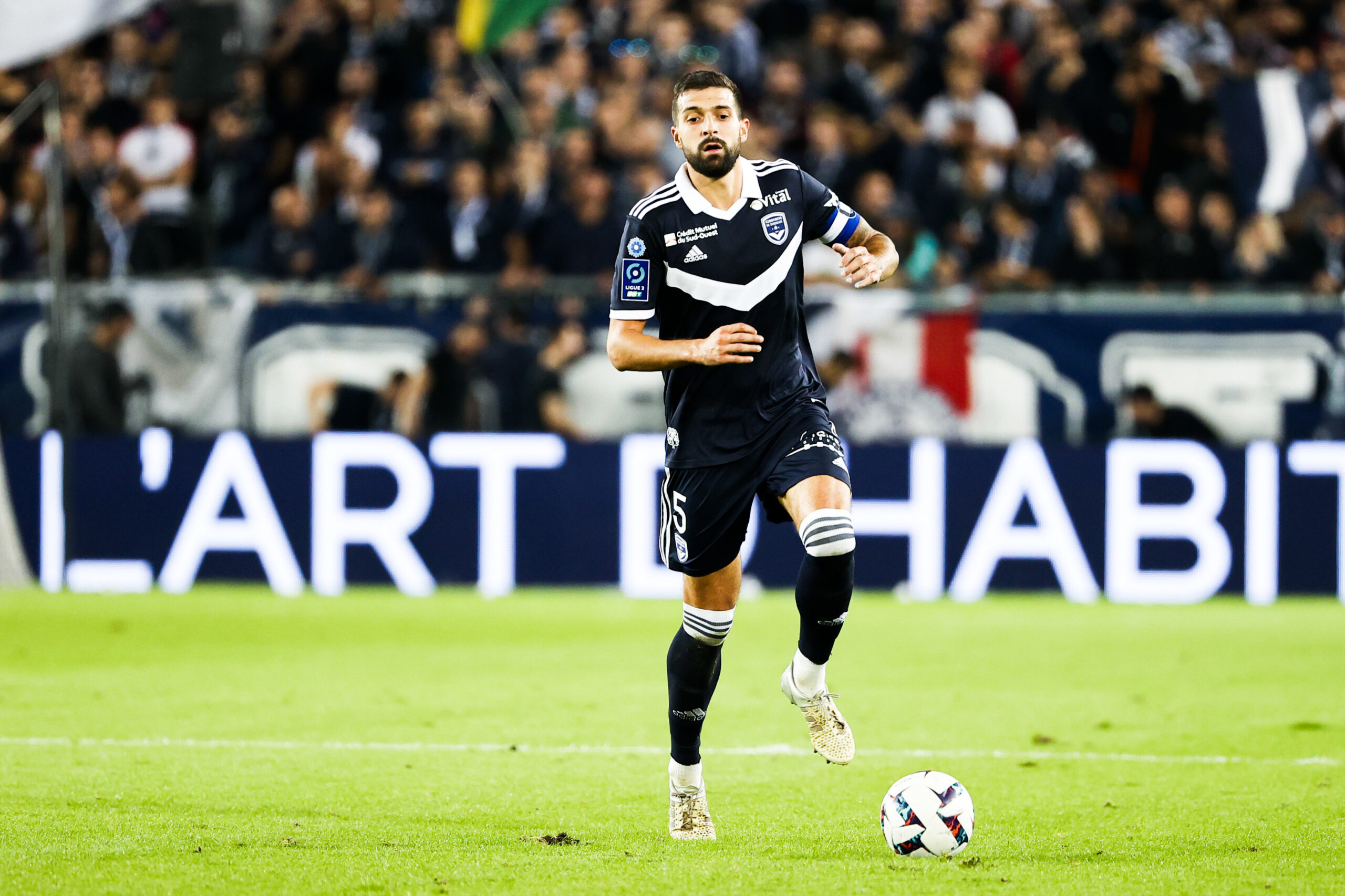 Saint Denis de Pile : Yoann Barbet parraine le club de football