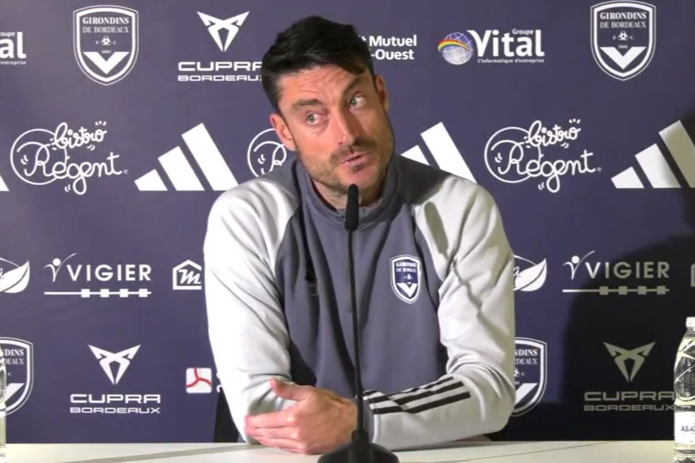 Girondins Ever Albert Riera On N Est Pas Dans Un Bar Vous Tes Des Journalistes Vous